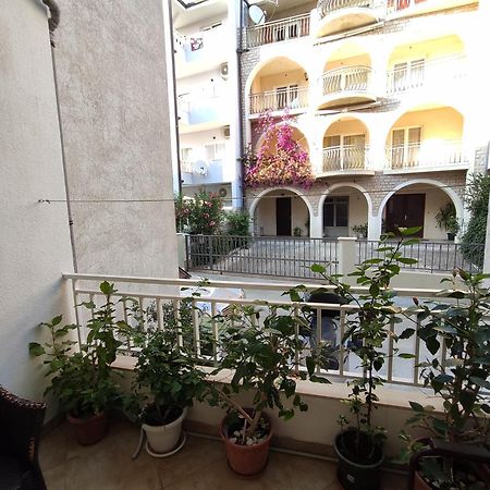 Apartments Jadranka Makarska Exterior photo